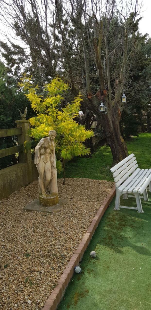 Longo Mai Hotel Arles Kültér fotó